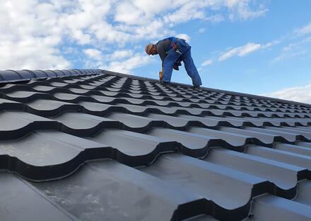 Монтаж металлочерепицы